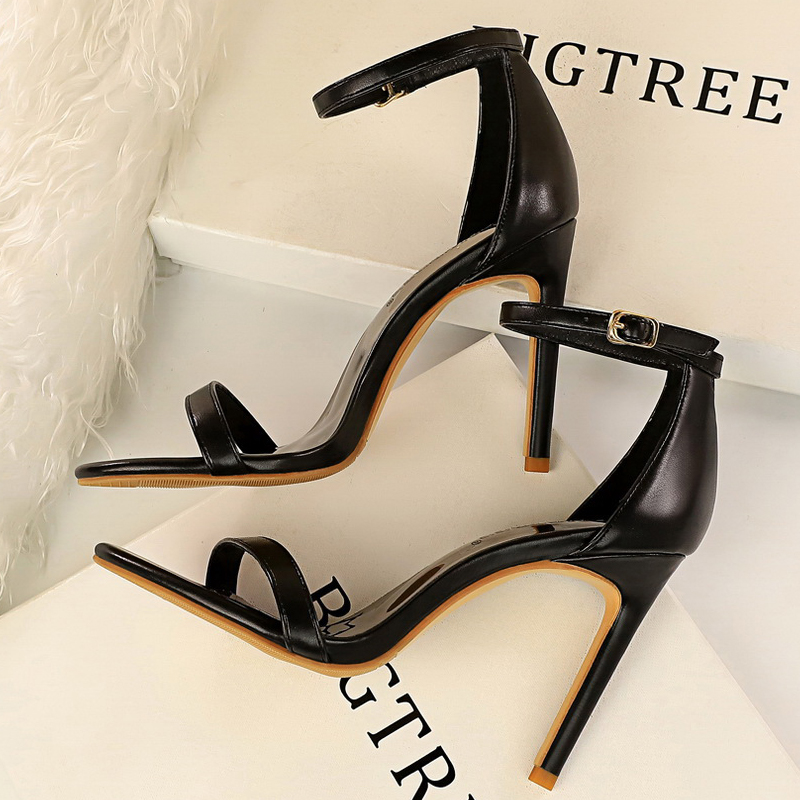 Sandálias Femininas BIGTREE de - Shoe Tree avaliação e preço